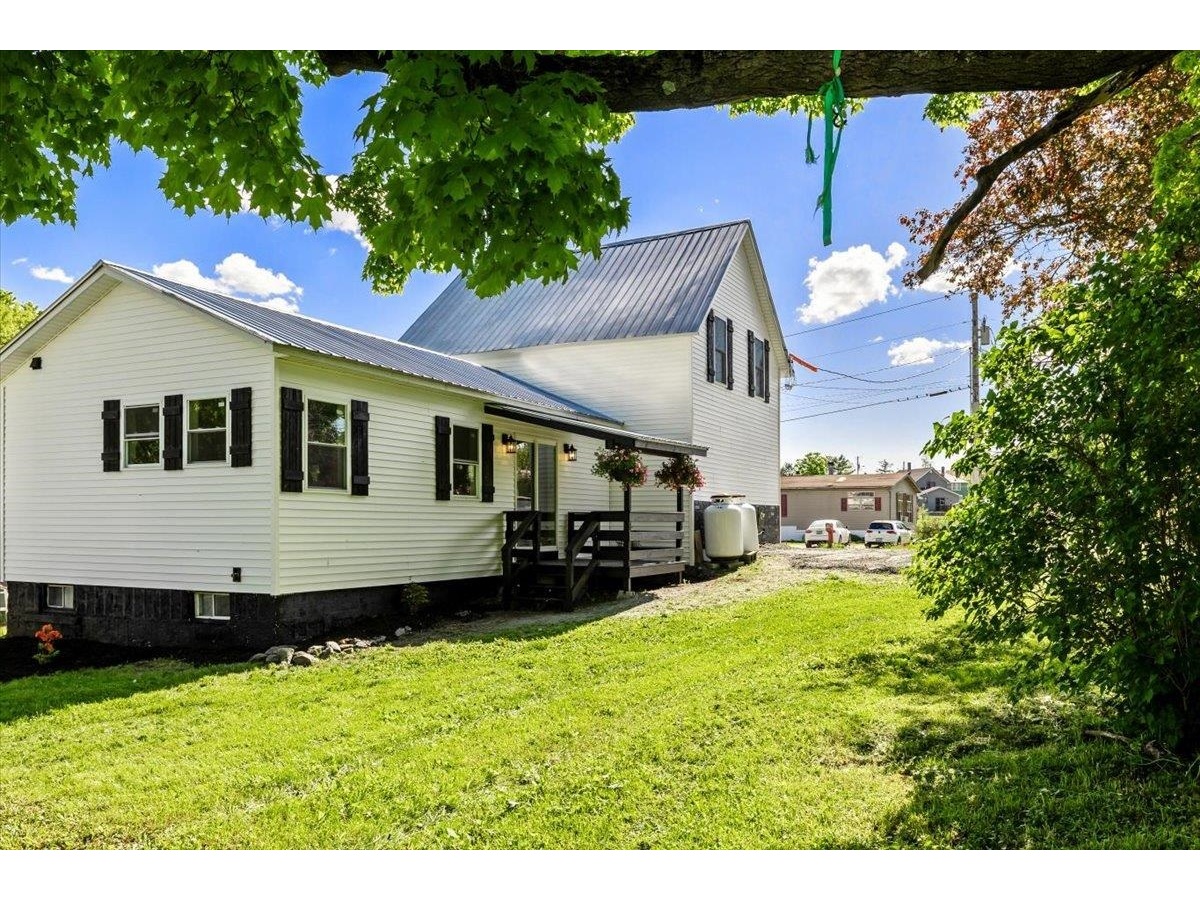 17 Liberty Street, Richford