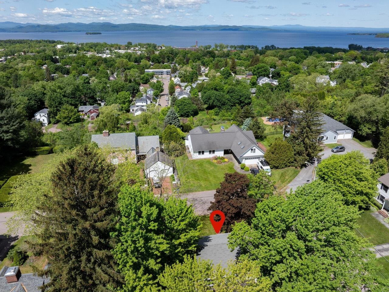 162 Crescent Road, Burlington