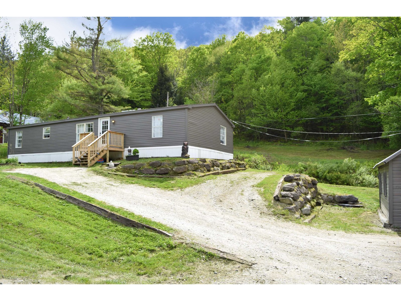 7906 Main Road, Huntington