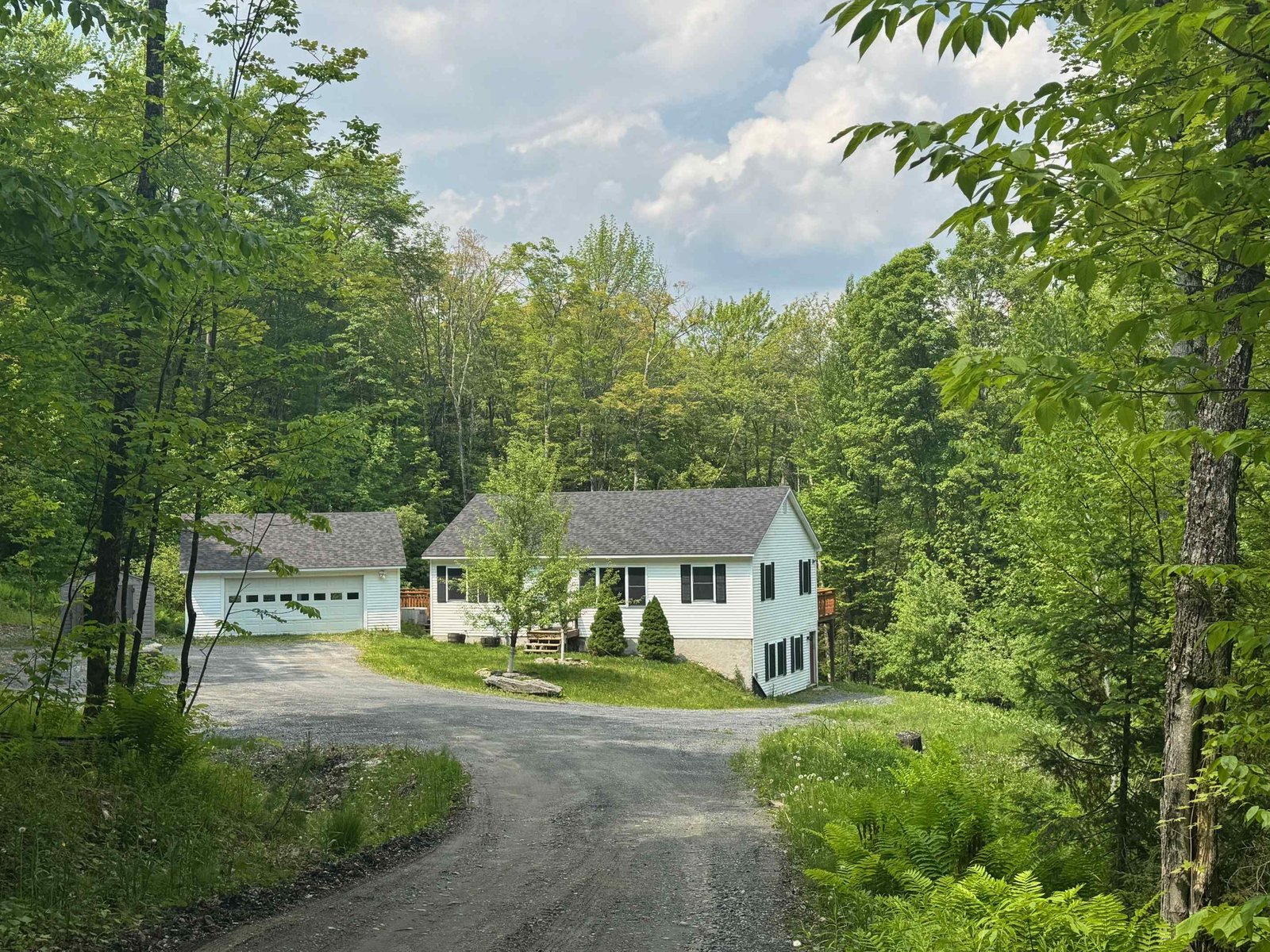 400 Woods Road, Northfield
