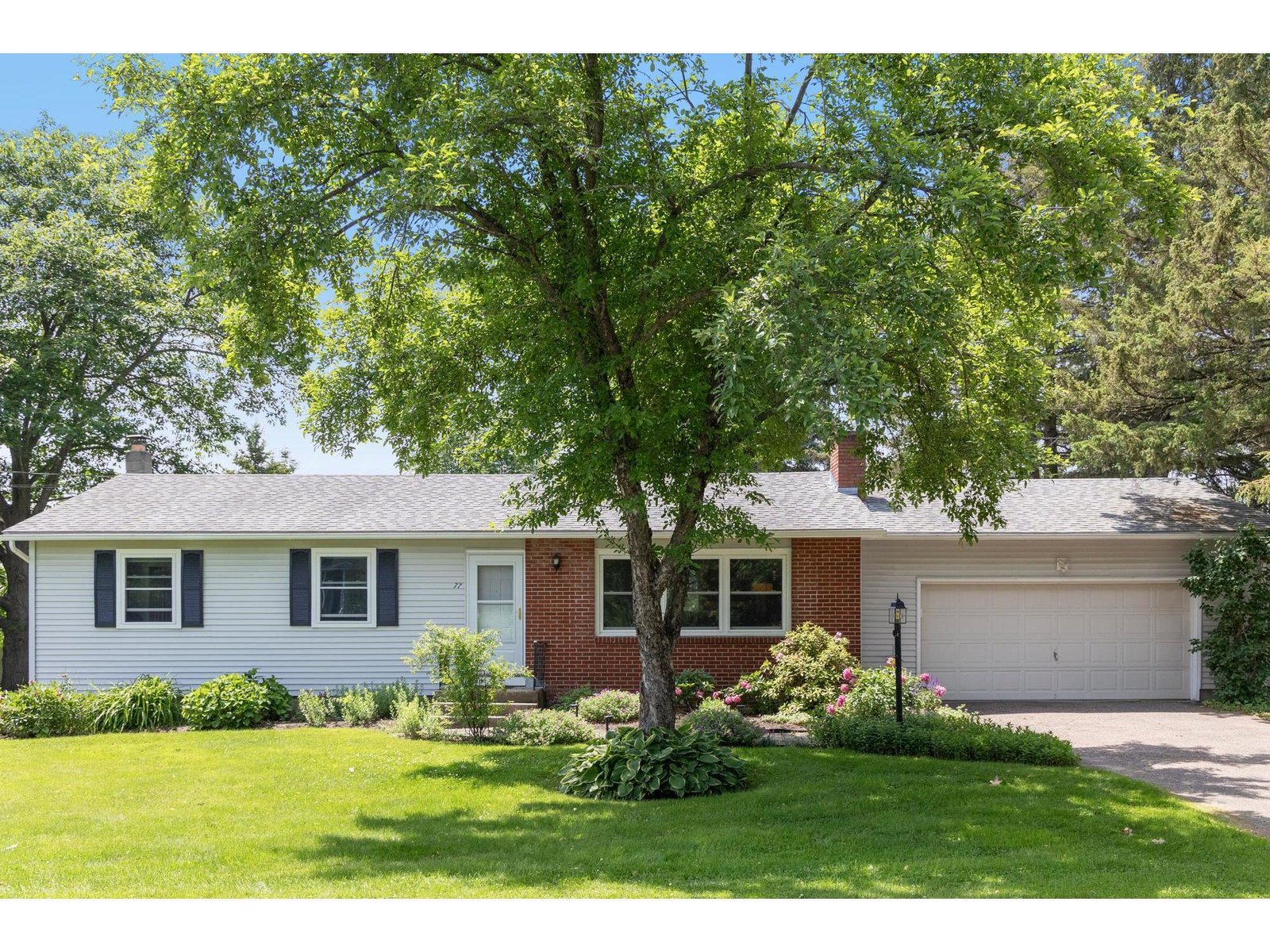 77 Sundown Drive, Williston