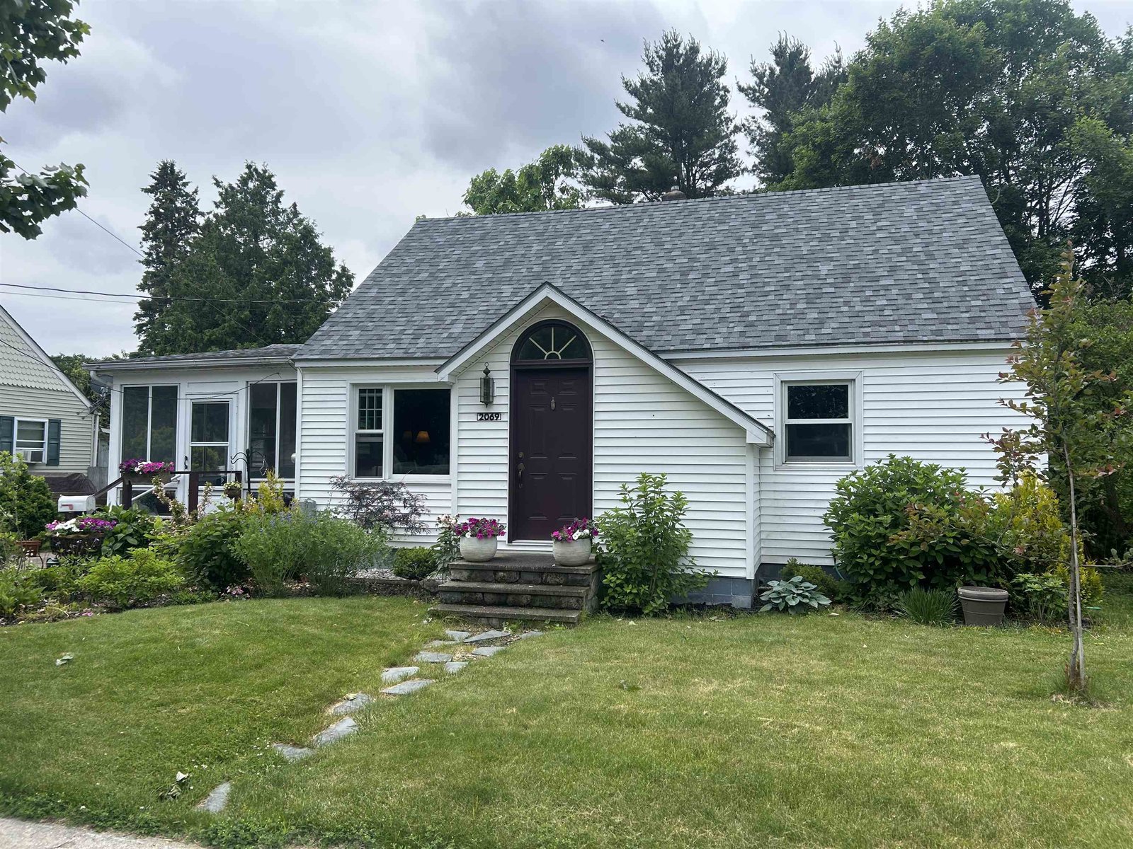 2069 North Avenue, Burlington