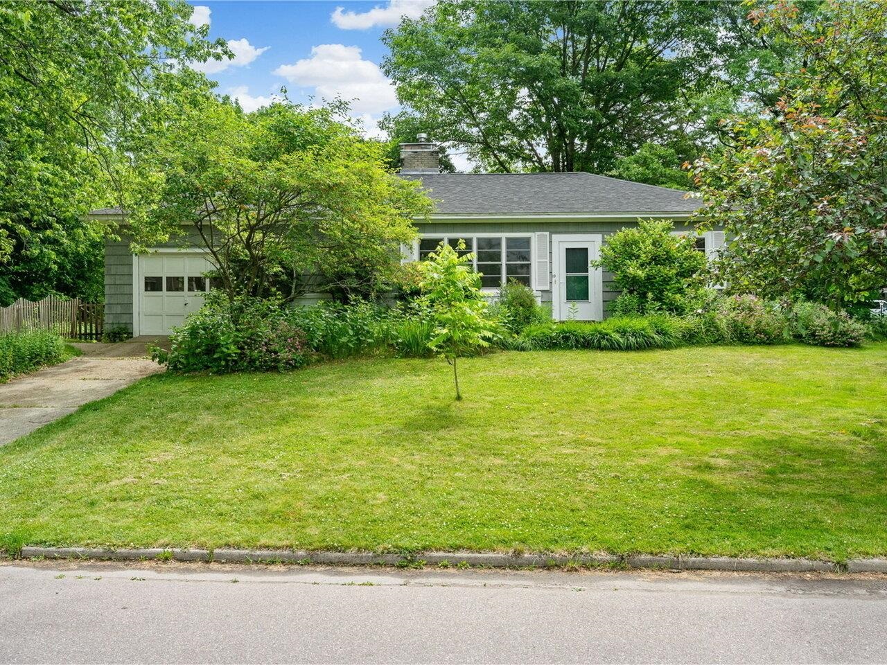 10 Crescent Road, Burlington