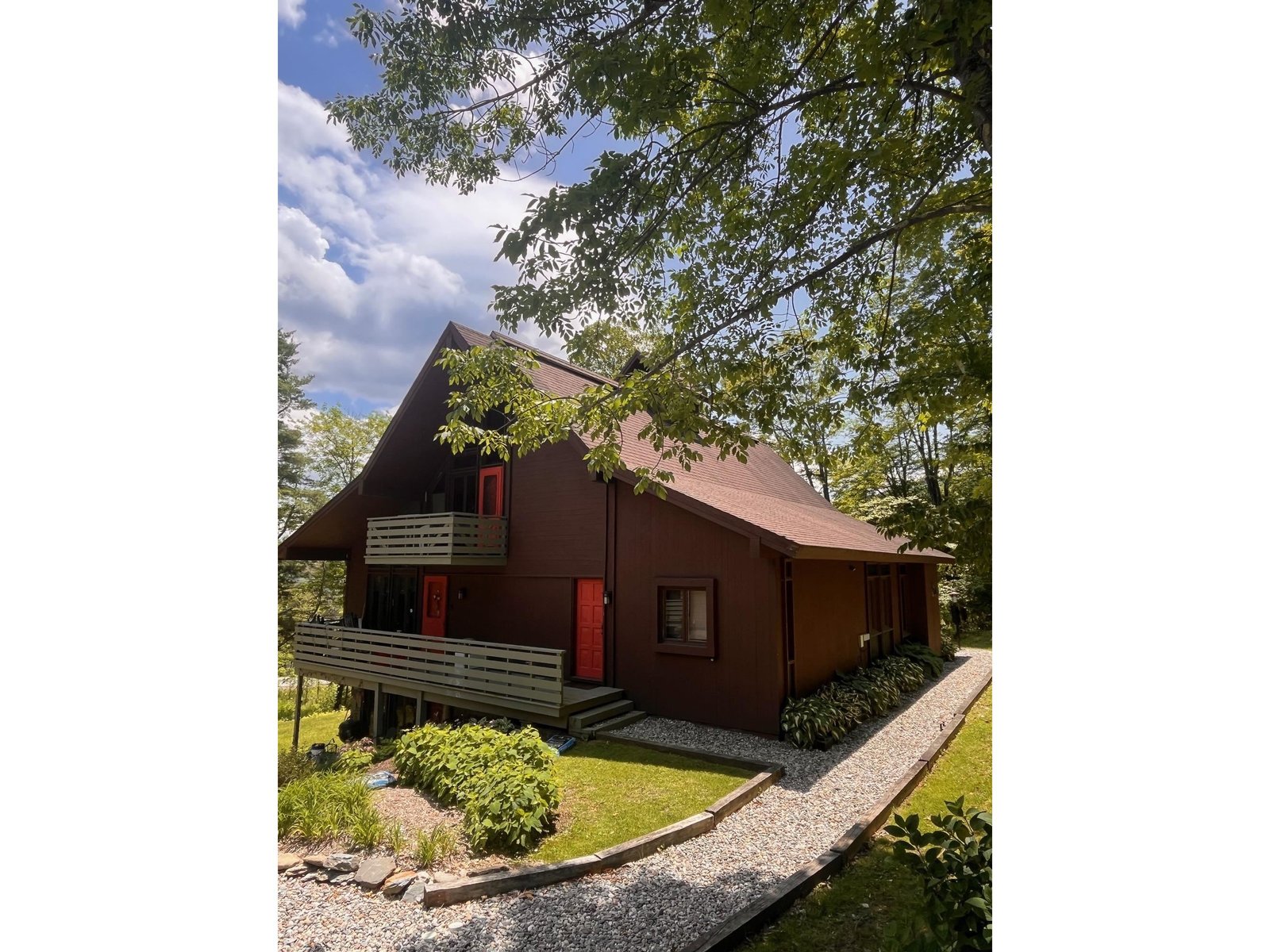 401 Village Road, Warren