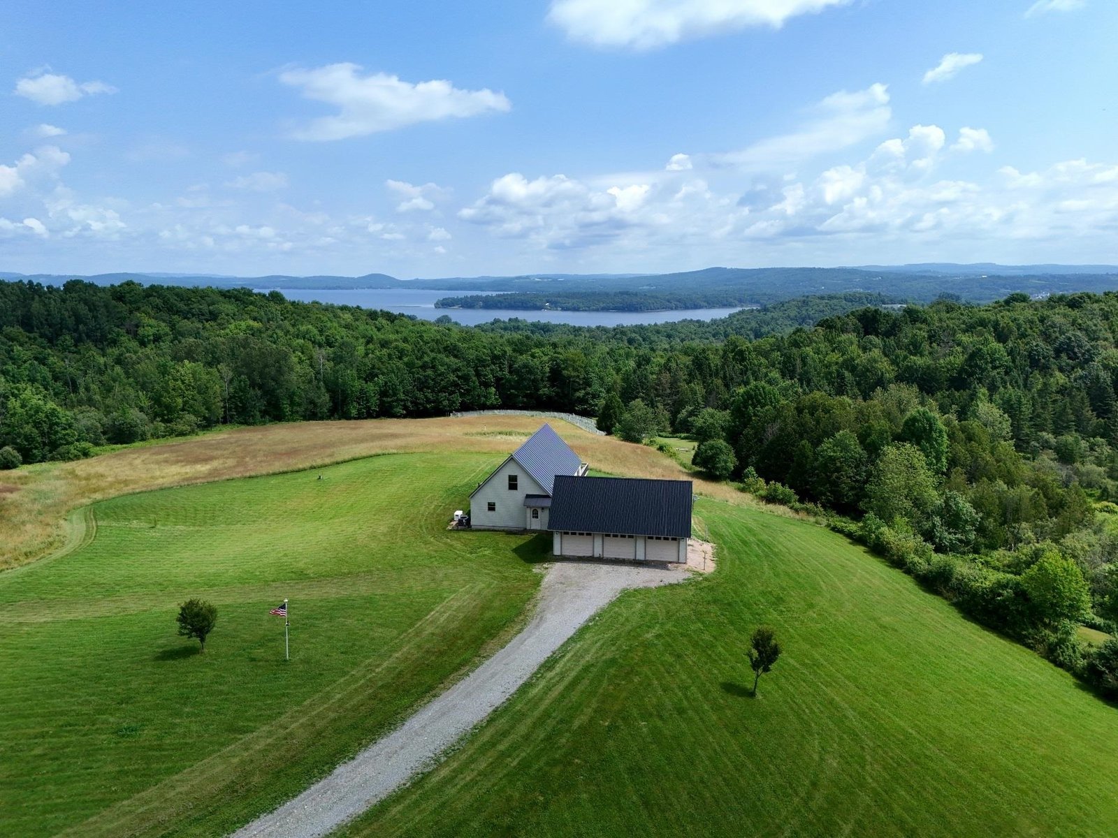 1293 City Farm Road, Newport Town