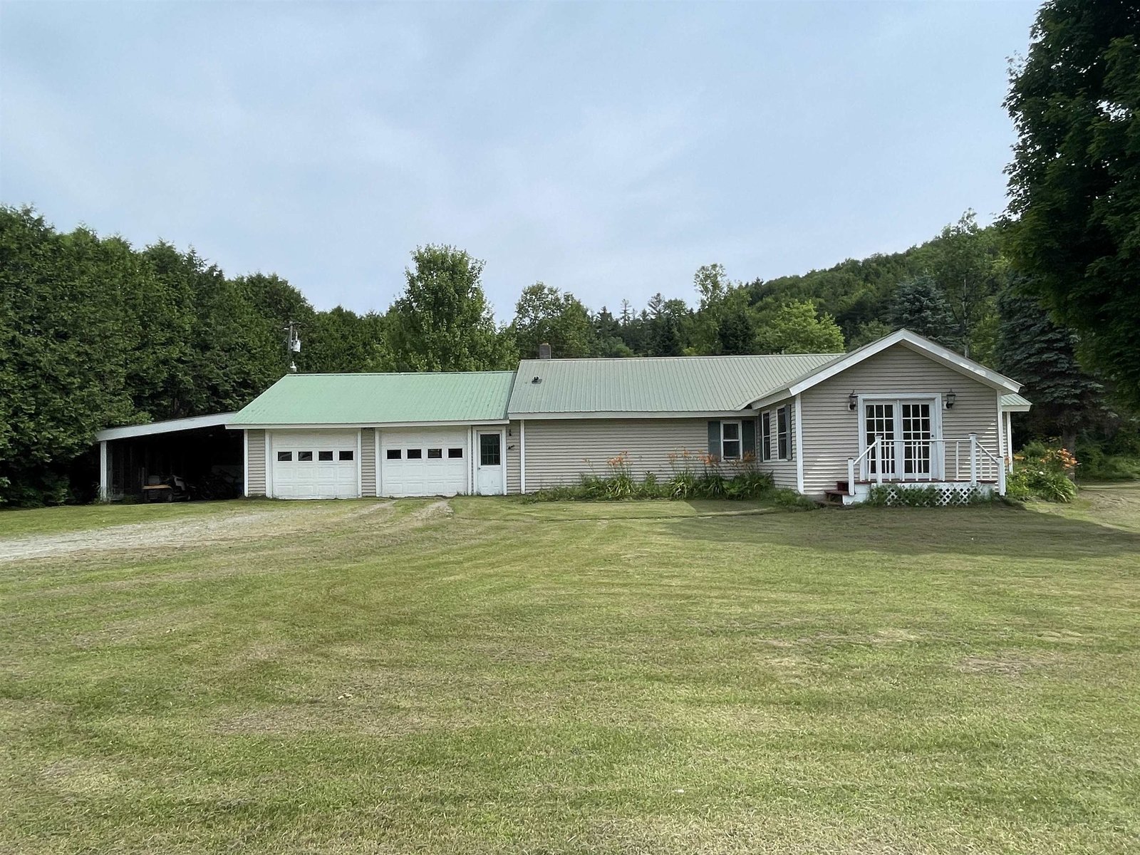 6141 VT Route 15, Wolcott