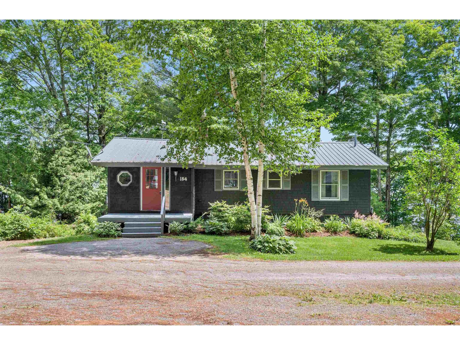184 West Loop Road, Elmore