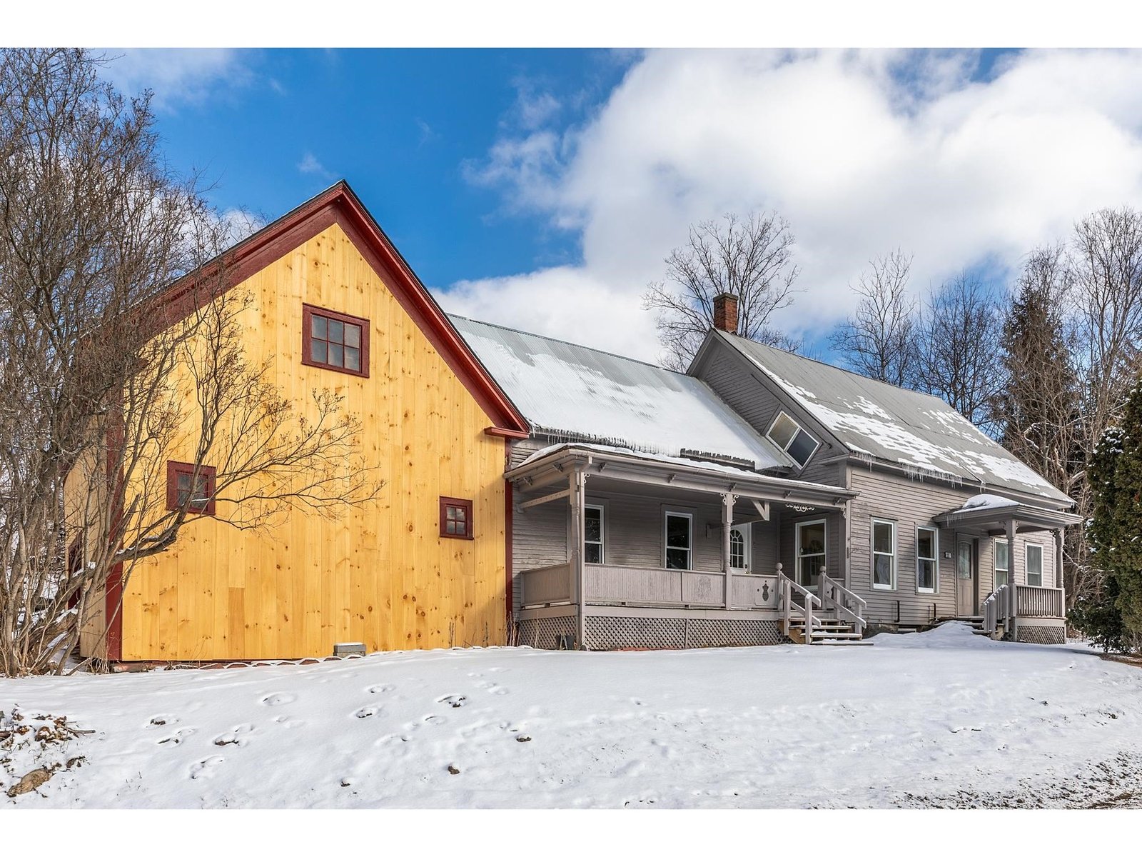 5798 West Woodstock Road, Woodstock