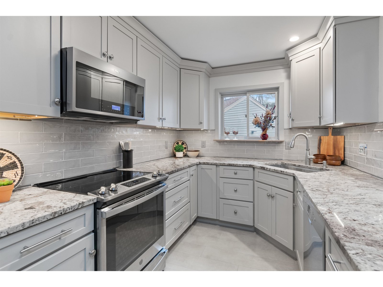 224 Locust Hill, Shelburne
