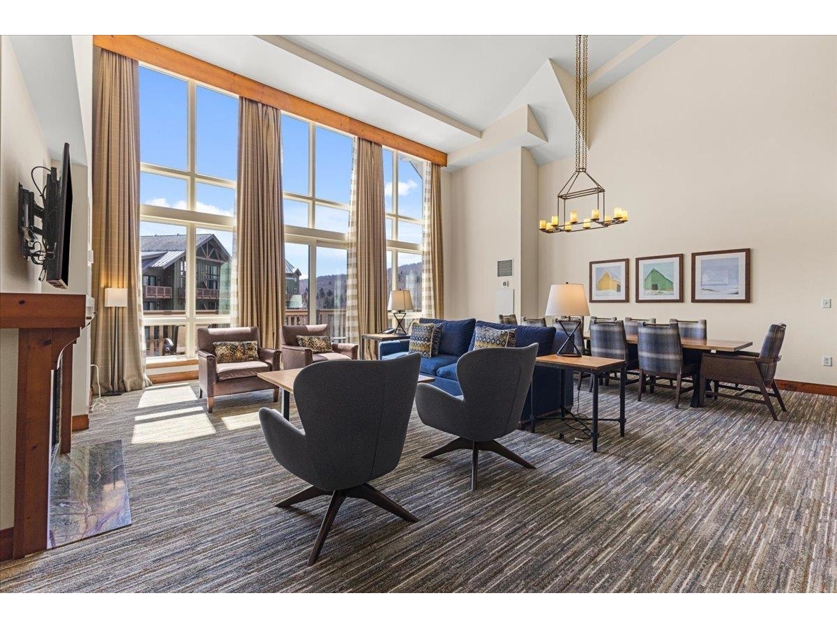 7412 Mountain Road, Stowe
