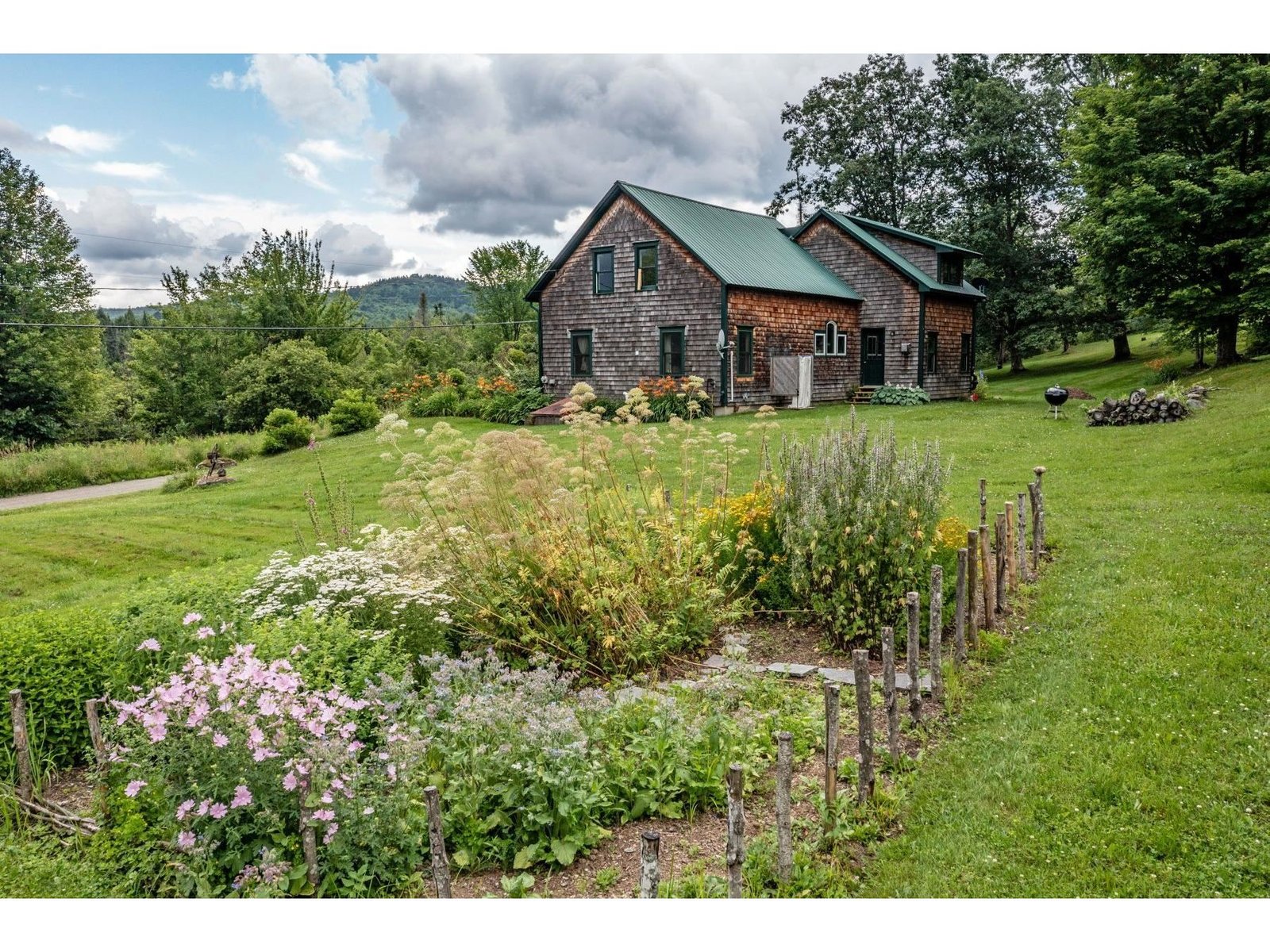 1076 Brown Hill Road, Elmore