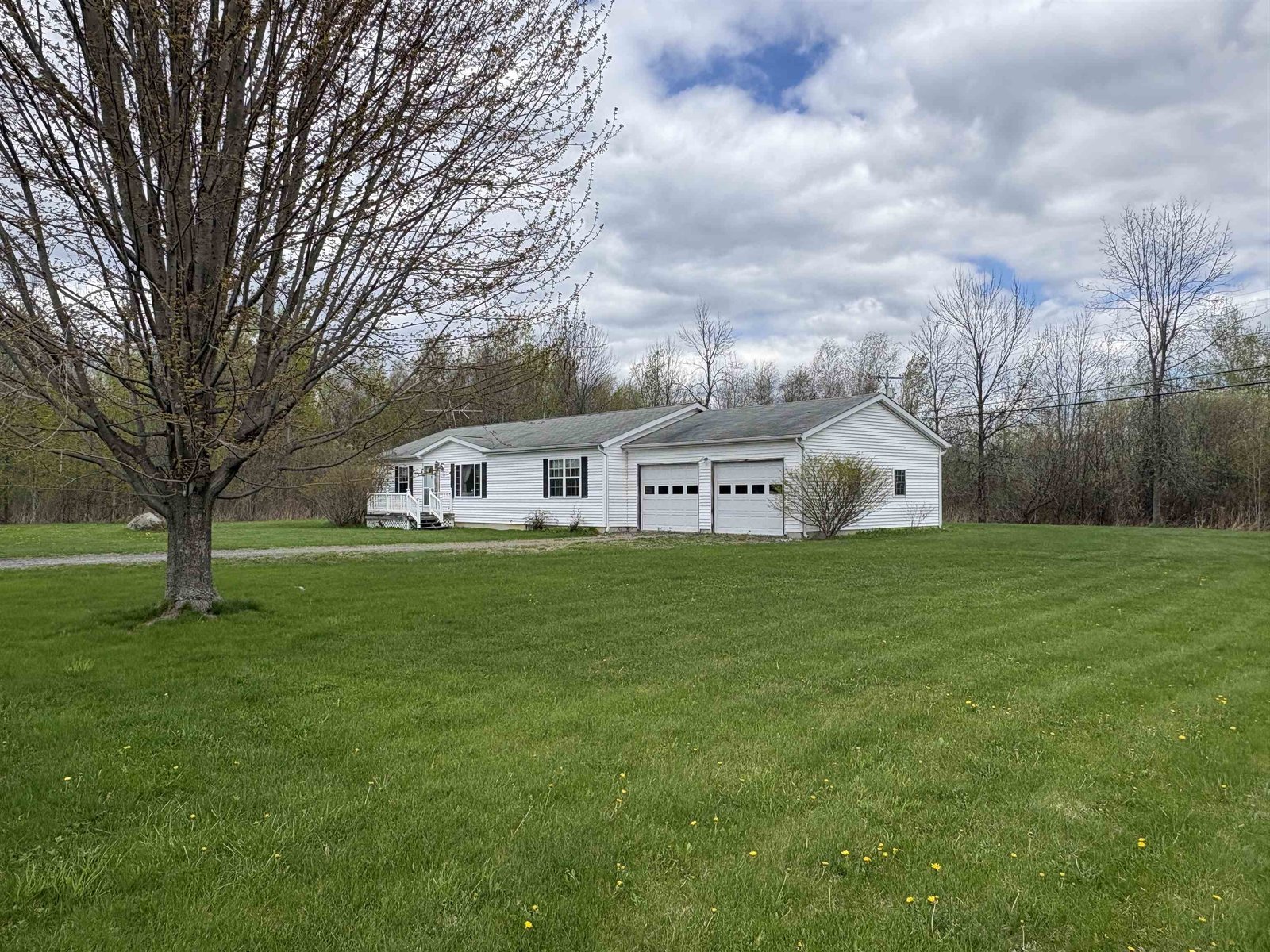 2760 Lakeview Drive, North Hero