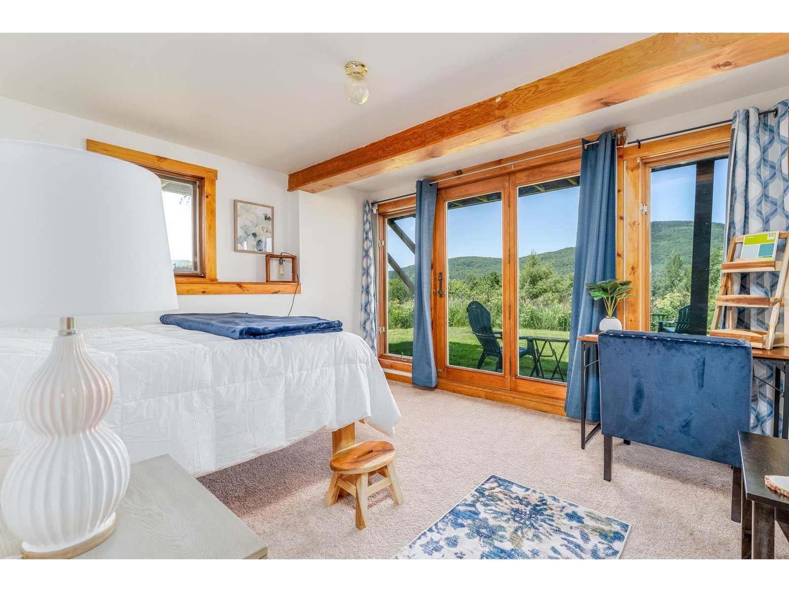 2766 Elmore Road, Elmore