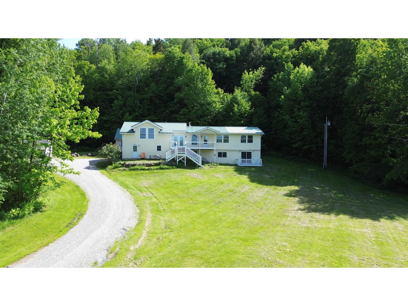 260 Weaver Road, Huntington