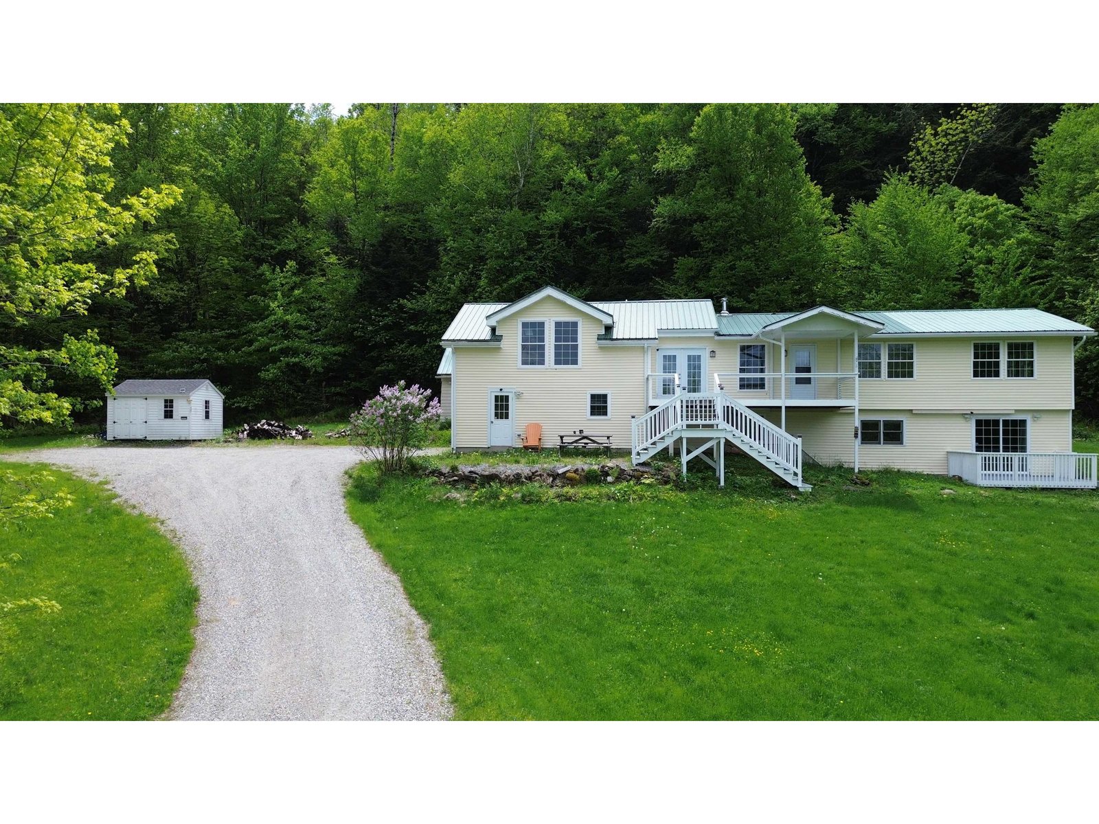 260 Weaver Road, Huntington