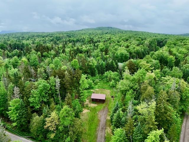 975 Newark Pond Road, Newark