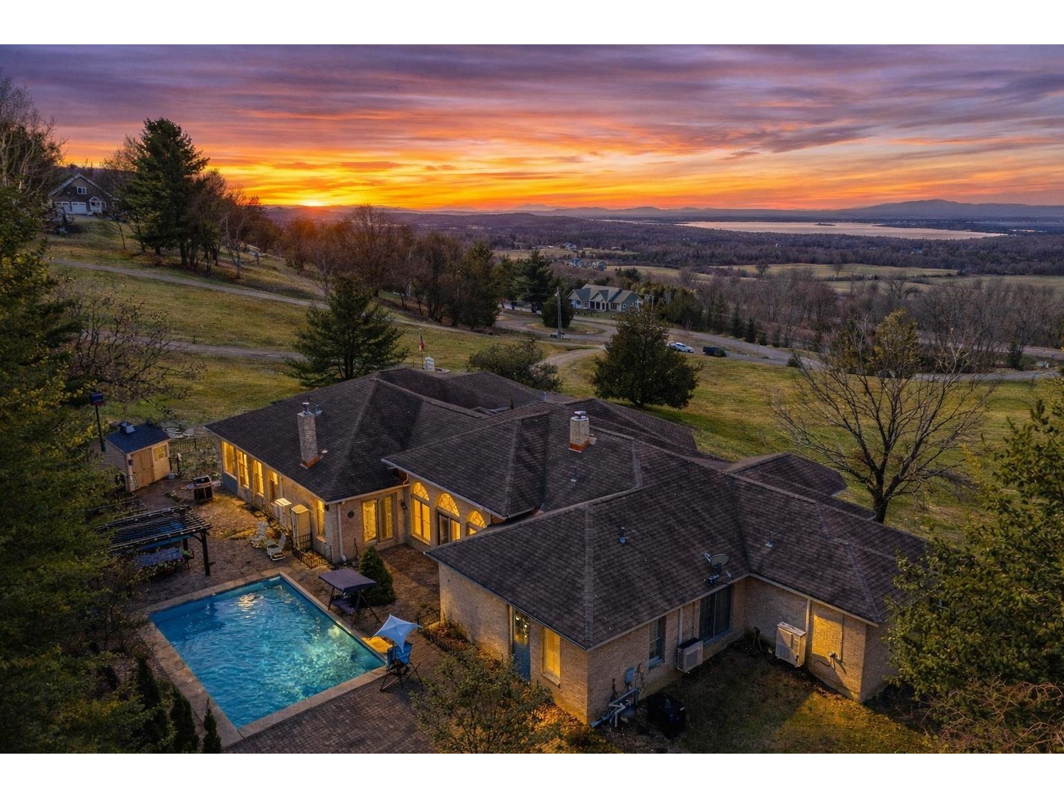 11 Cedar Hill Drive, St. Albans Town