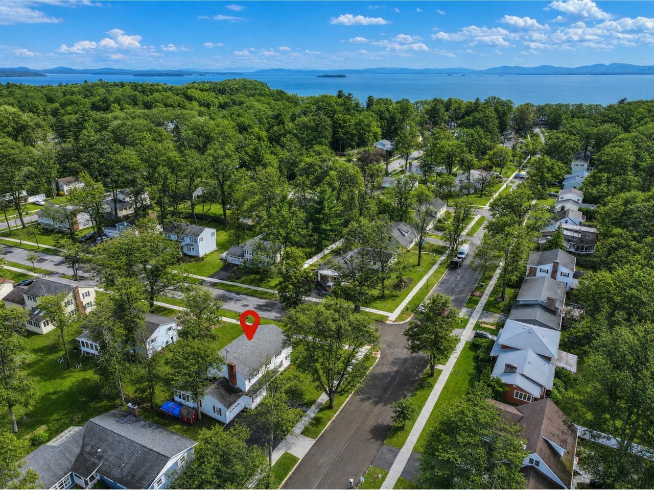 71 Lakewood Parkway, Burlington