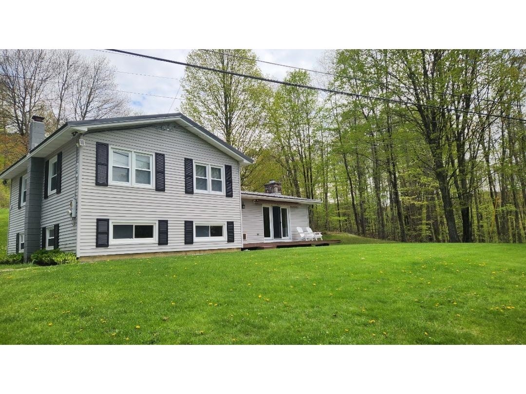 56 Burr Pond Road, Sudbury
