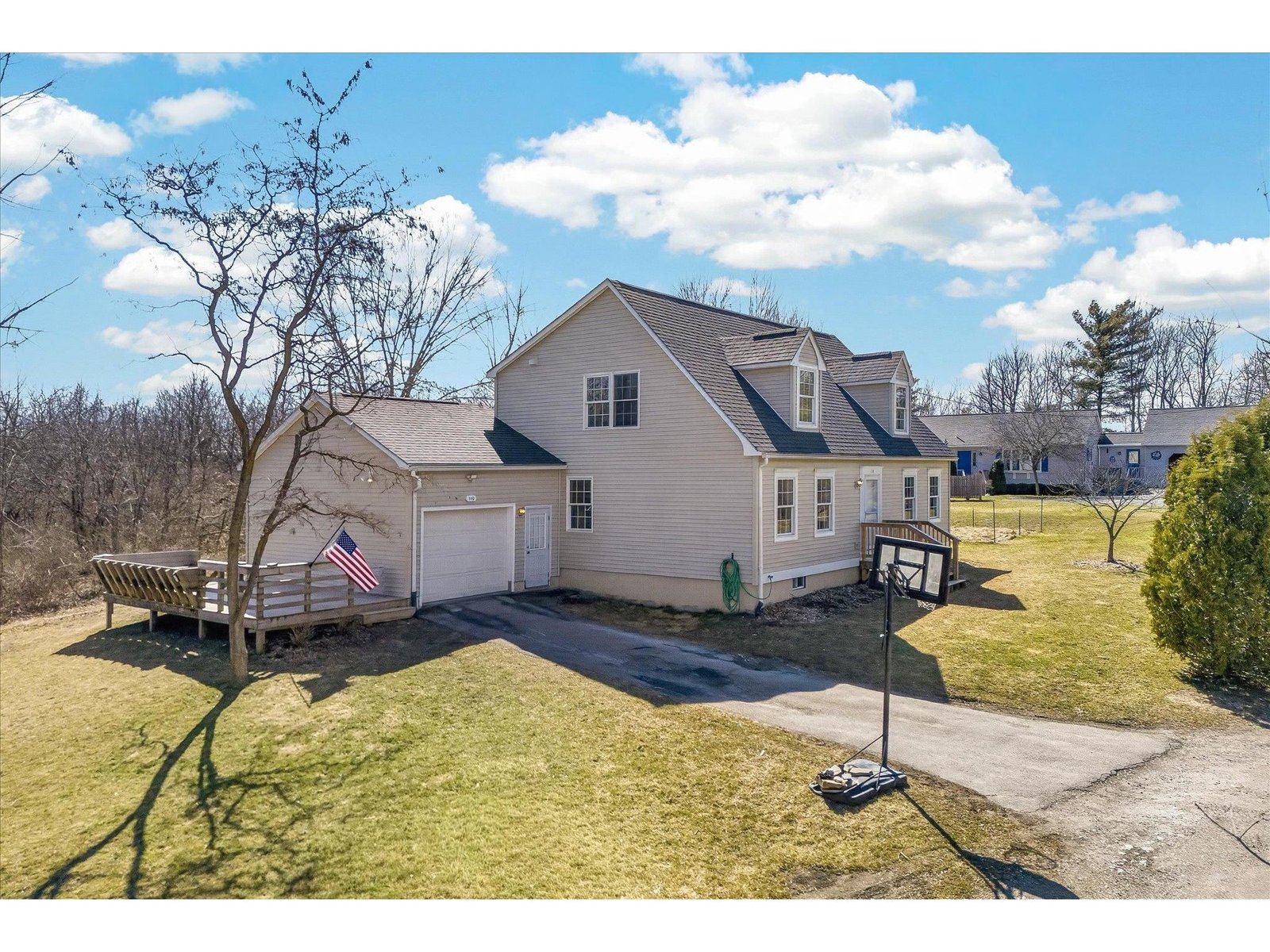 110 Sarahs Way, Middlebury