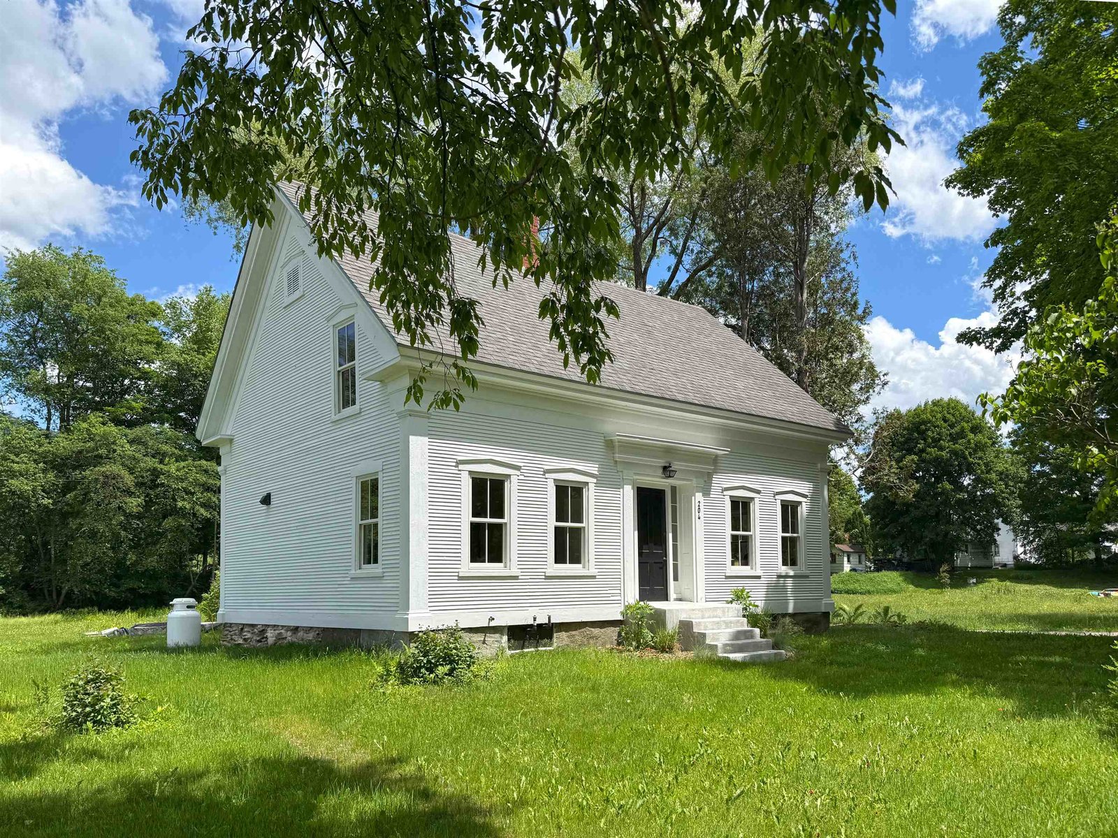 204 West River Road, Lincoln