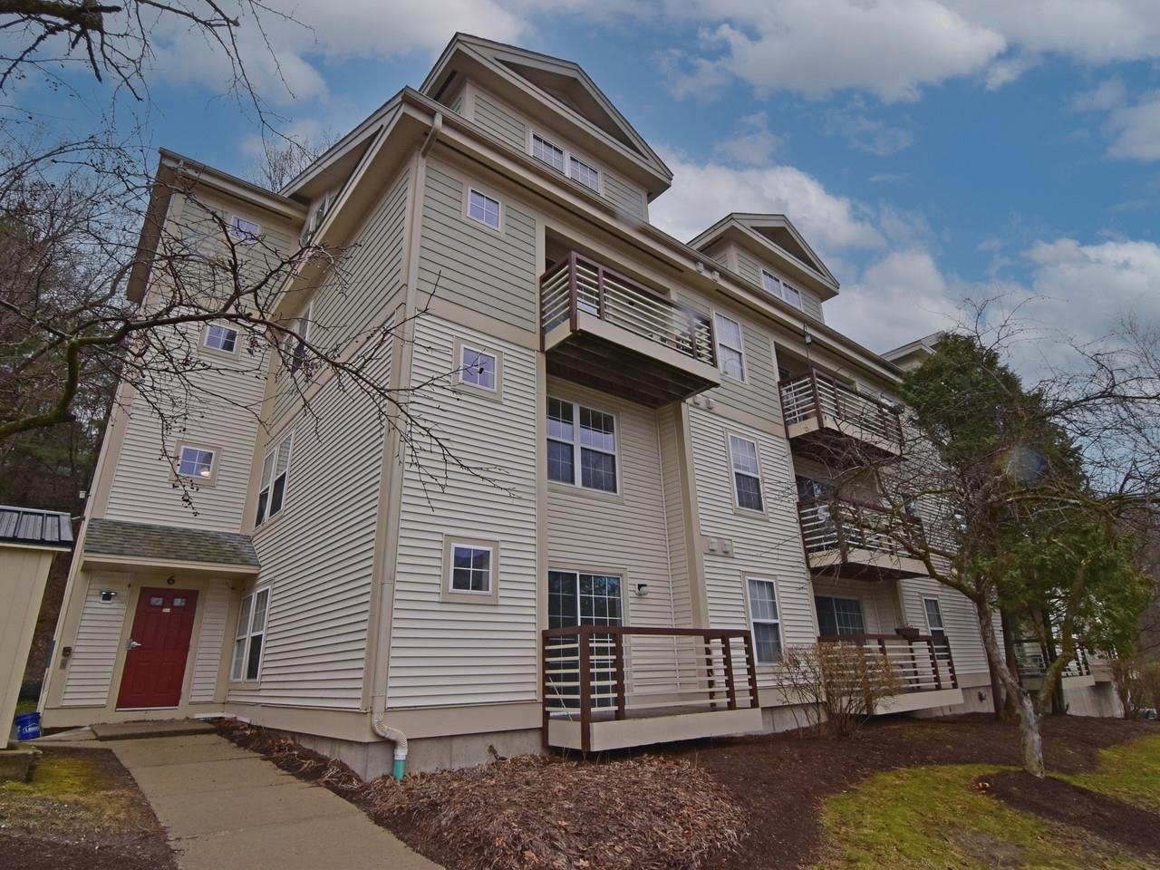 243 Hildred Drive, Burlington
