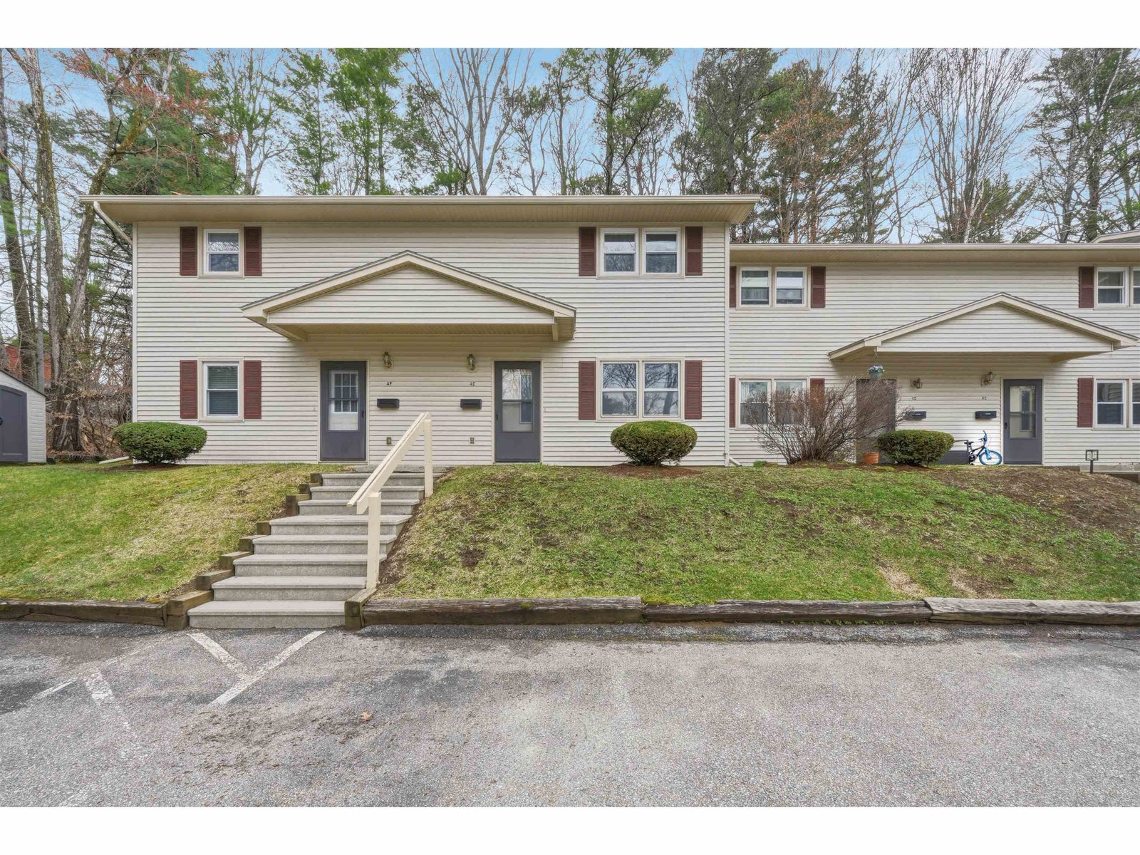 86 Pinecrest Drive, Essex