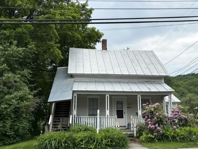 39 Safford Road, Royalton