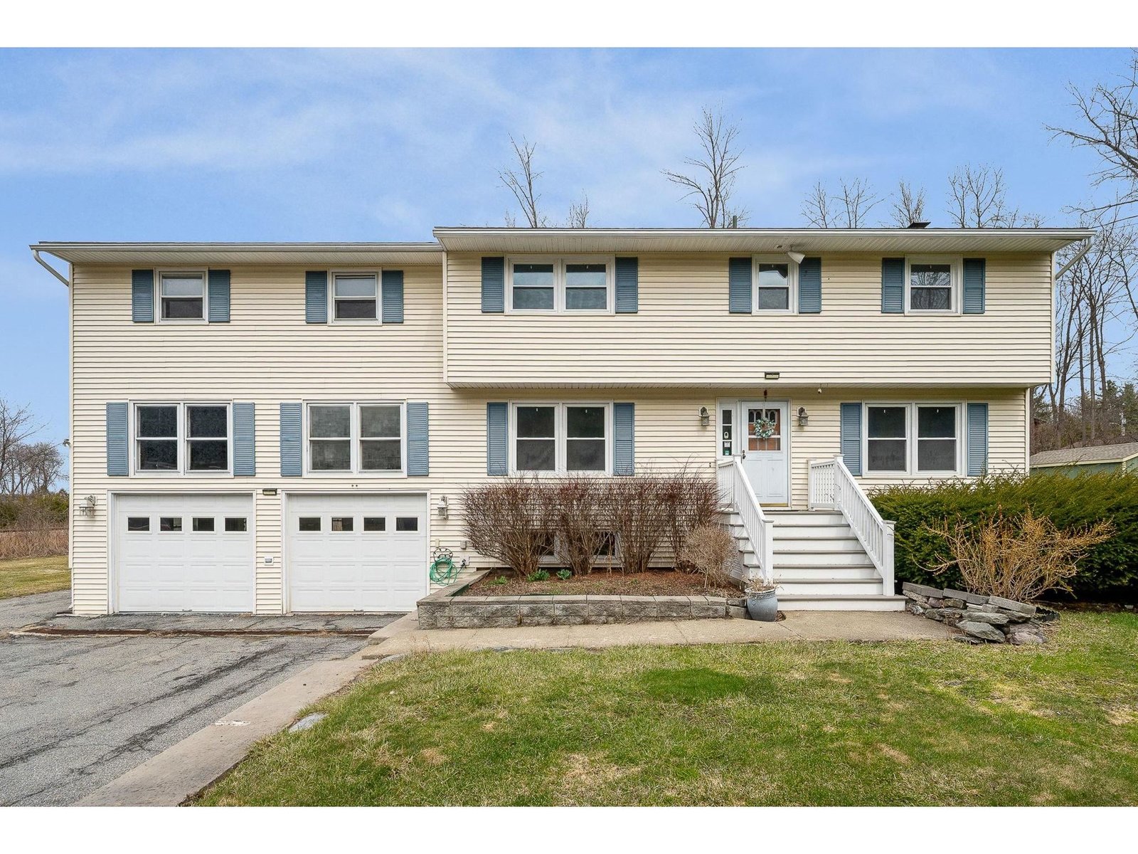166 Lakeview Drive, Shelburne