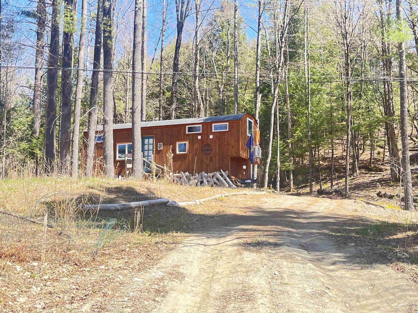 1295 River Road, Troy
