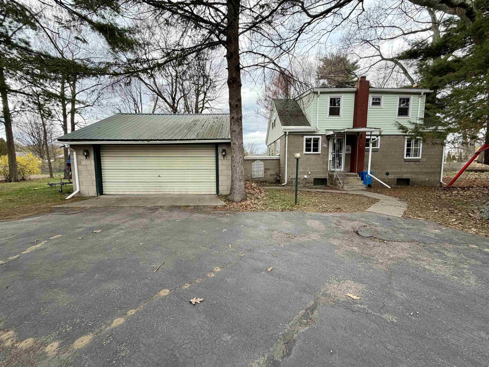 36 Loaldo Drive, Burlington