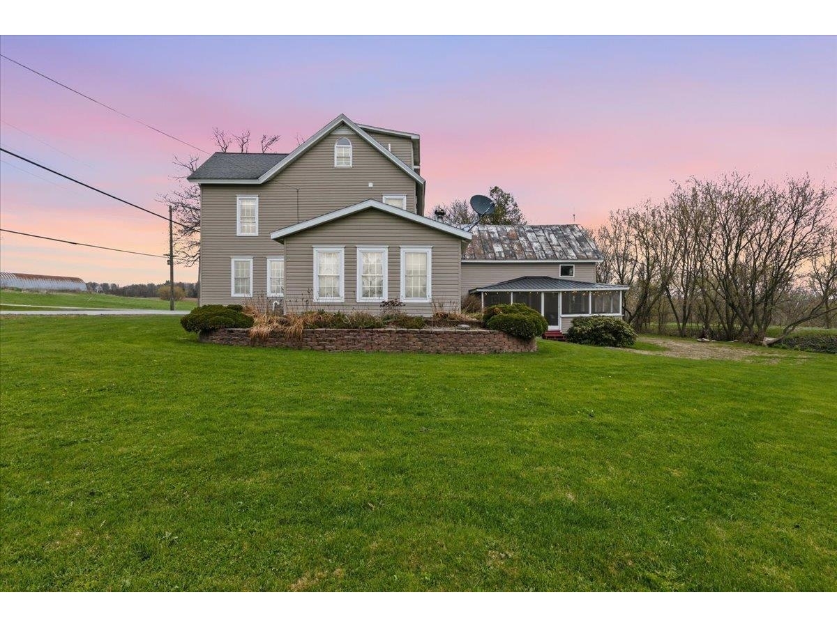 6852 VT Rte 105, Sheldon