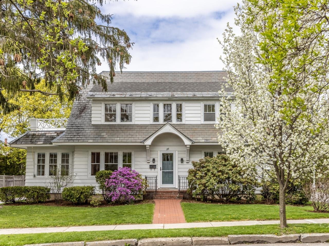 28 Henderson Terrace, Burlington
