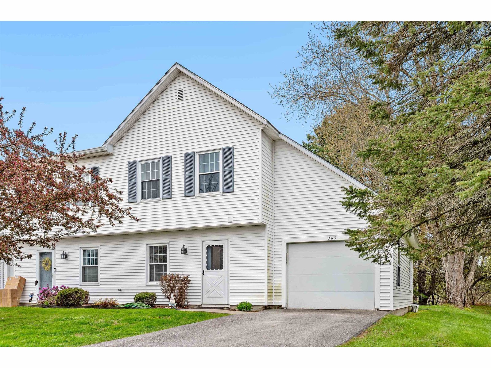 287 Eastview Circle, Williston