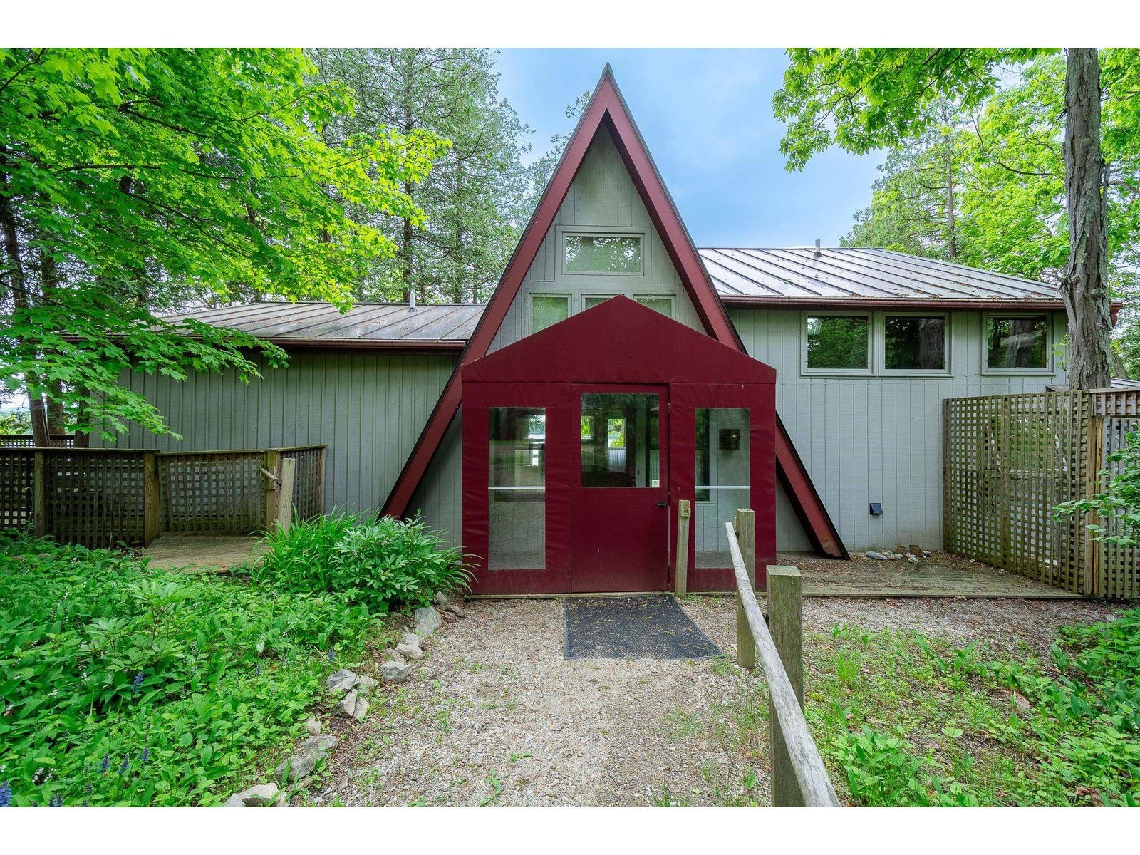 705 Cedar Beach Road, Charlotte