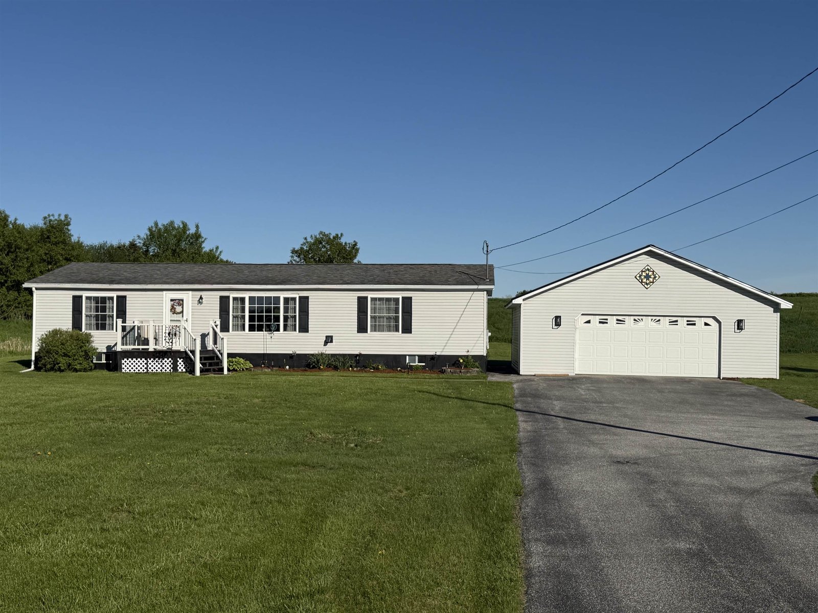 72 Middle Road, Swanton