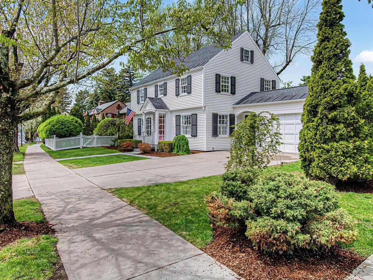 172 Deforest Road, Burlington