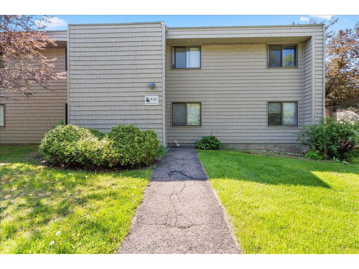 11 Hawthorne Circle, South Burlington