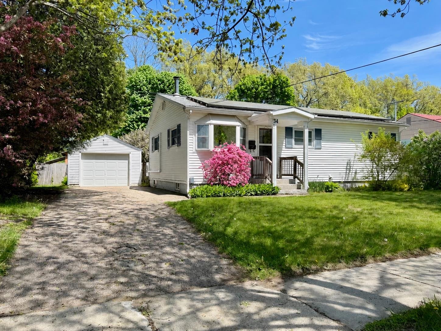 34 Curtis Avenue, Burlington