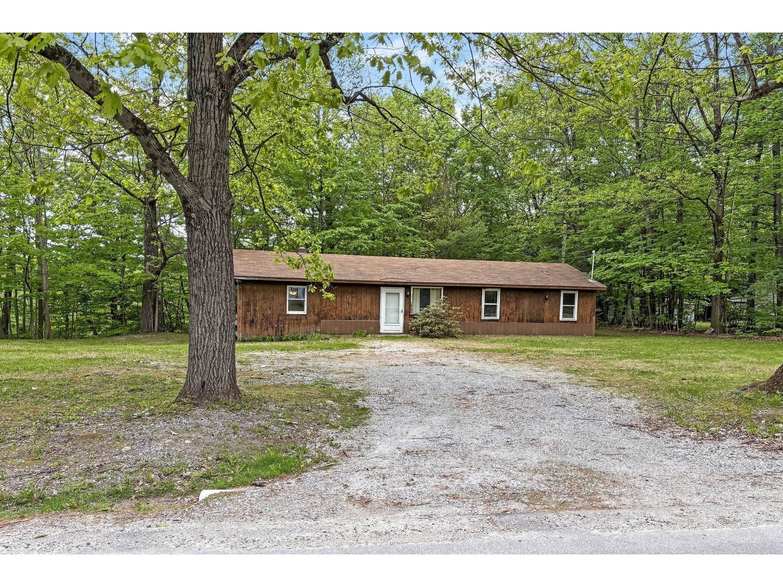 652 Cold River Road, Clarendon