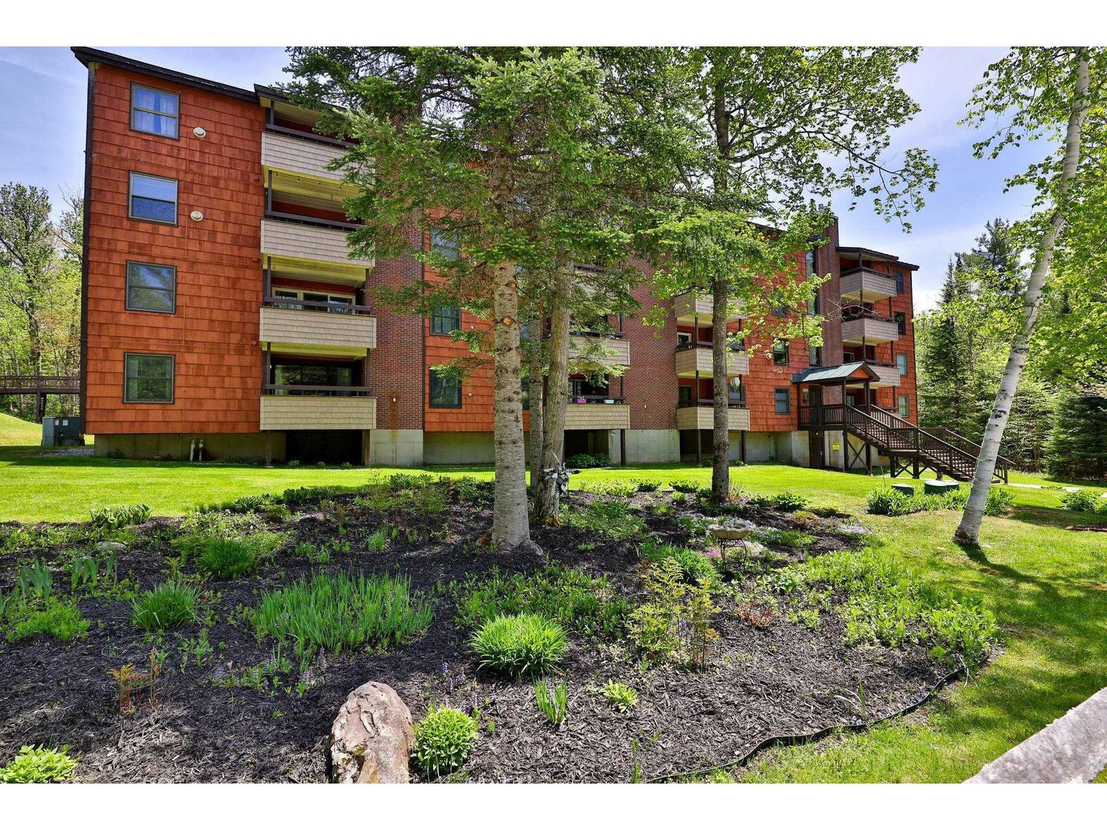 118 Gateway Court, Mendon