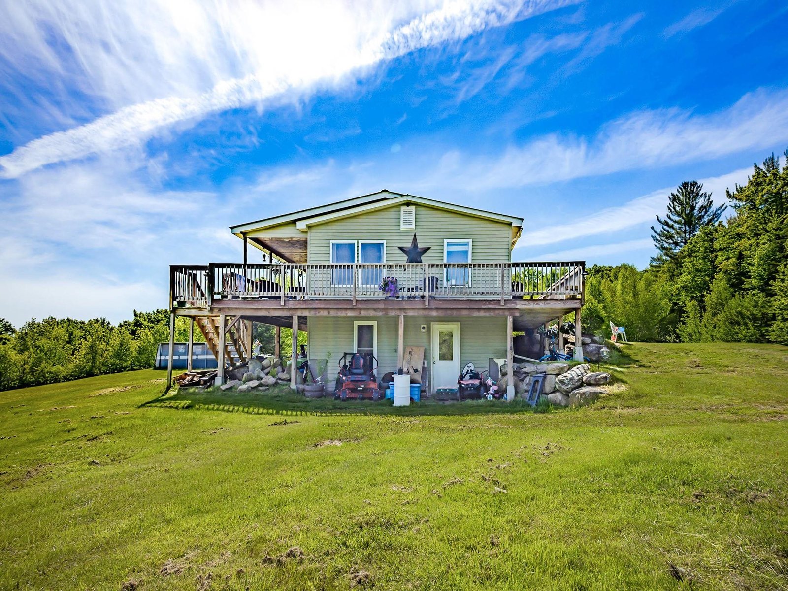 101 Ladd Road, Wolcott