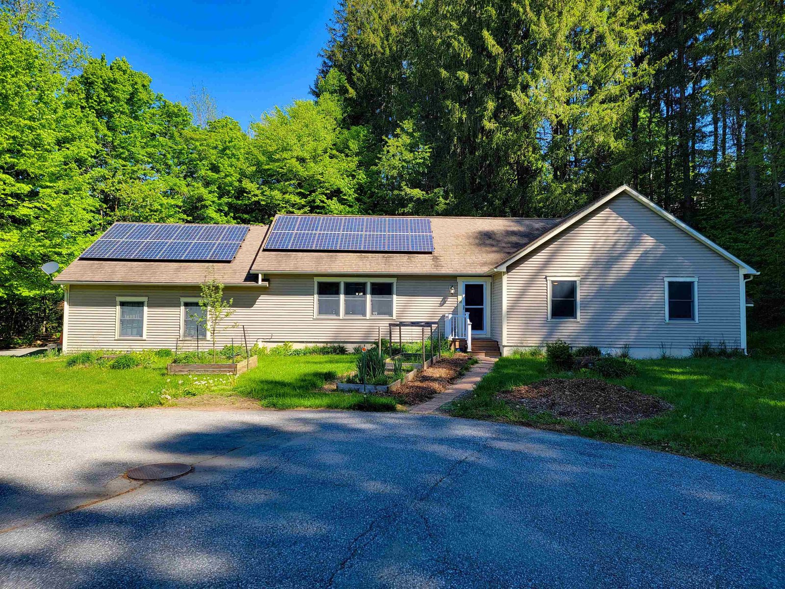 58 Tuckaway Lane, Northfield