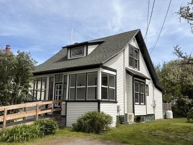 53 Alexander Place, Royalton