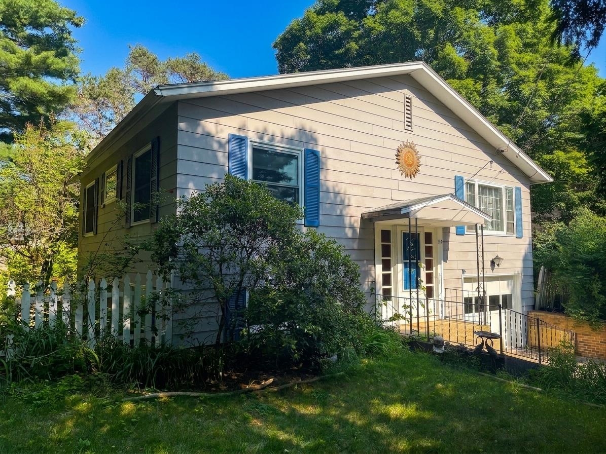 304 Stonybrook Drive, Williston