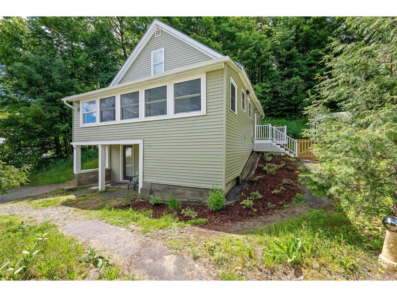 100 Parsons Lane, Northfield