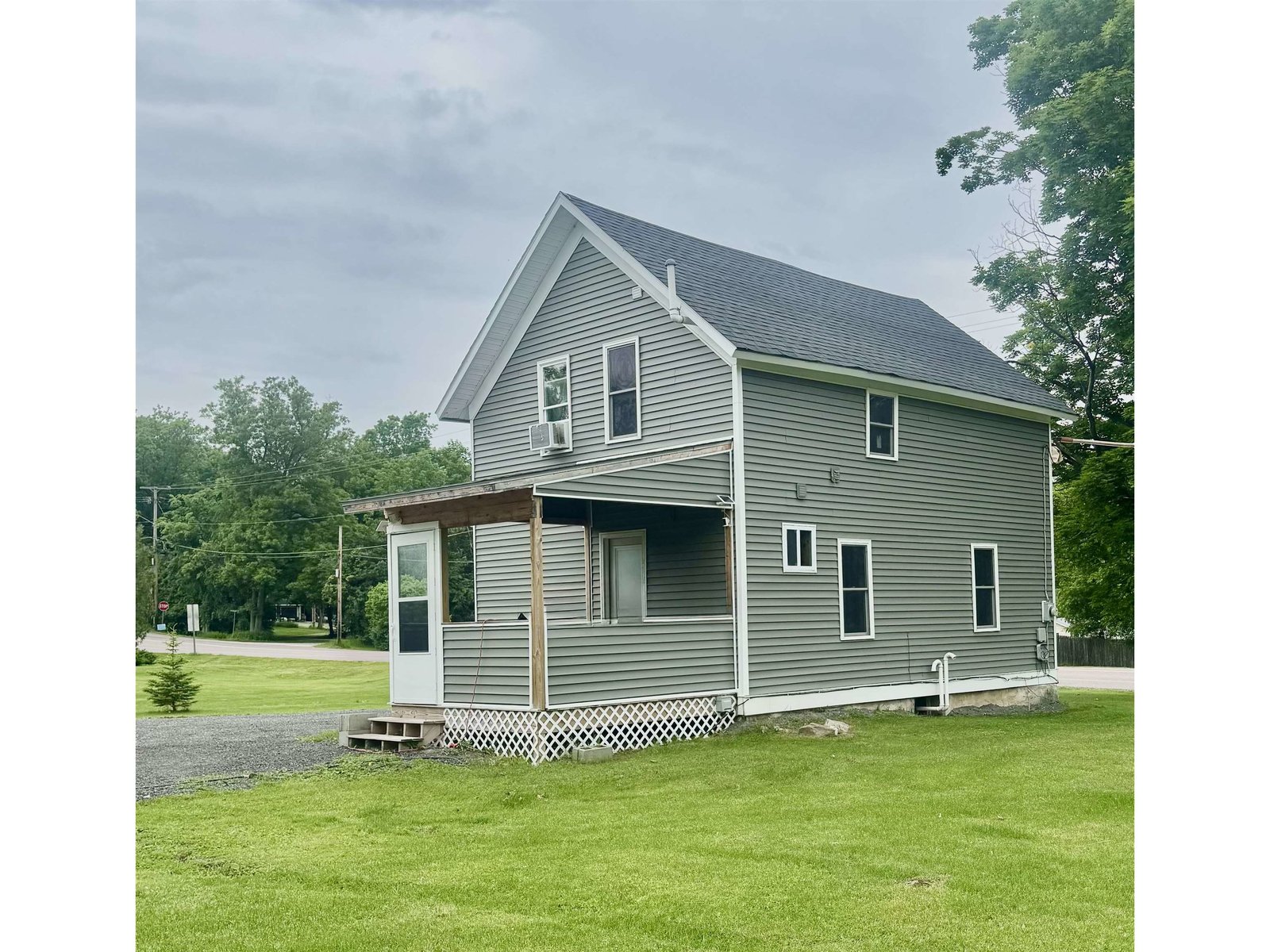 5961 Spear Street, Shelburne