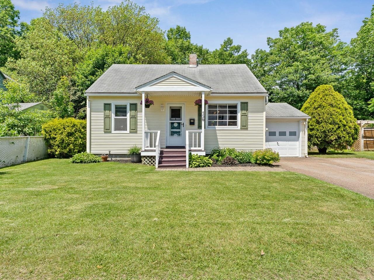 156 Woodlawn Road, Burlington