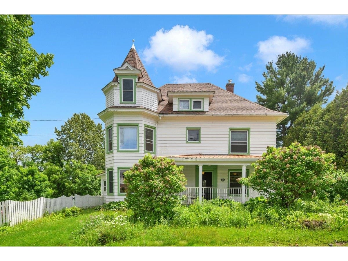 252 North Pleasant Street, Troy