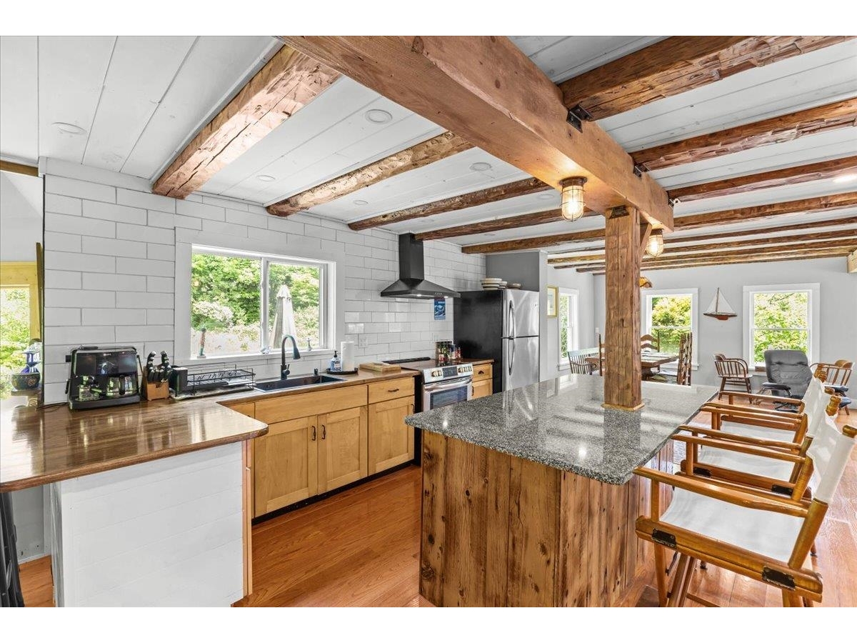 488 Beach Road, Elmore